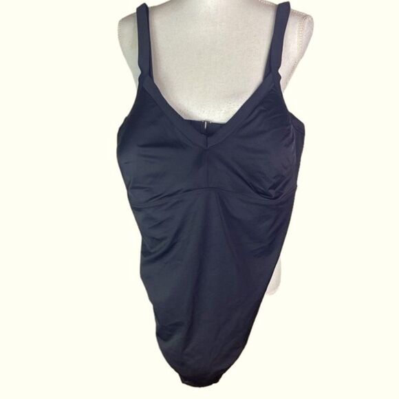 Lands End Sz 20W C Cup Black Adjustable Underwire Padded Full Coverage Swimsuit - Picture 1 of 3